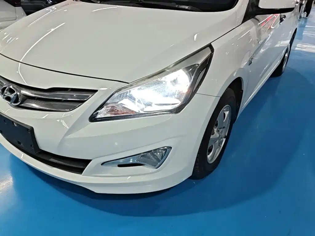 Rena 2014 1.4L manual smart GLS купить на сайте DeffCars