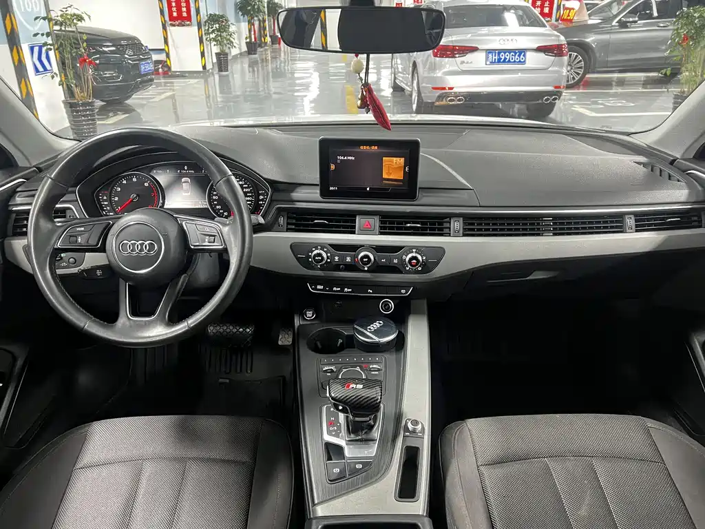 Audi A4L 2018 30th Anniversary Model 40 TFSI Fashion Model купить на сайте DeffCars