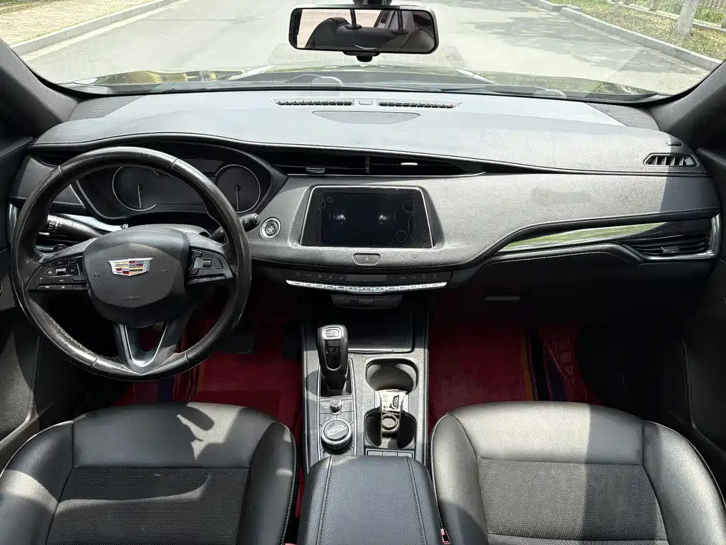 Cadillac XT4 2018 28T two-wheel drive technology купить на сайте DeffCars