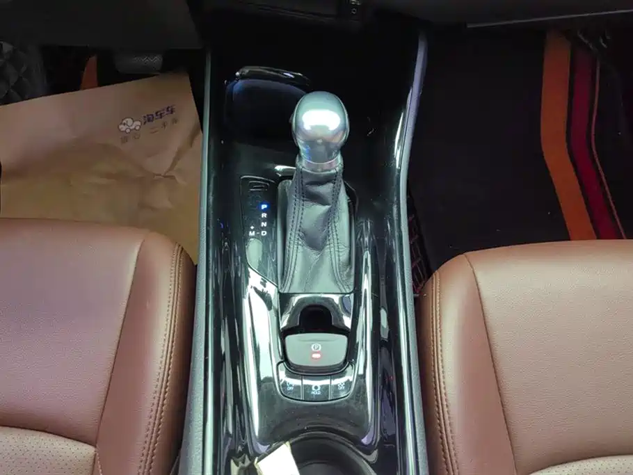 Toyota C-HR 2018 2.0L Leading Sunroof Version National VI купить на сайте DeffCars