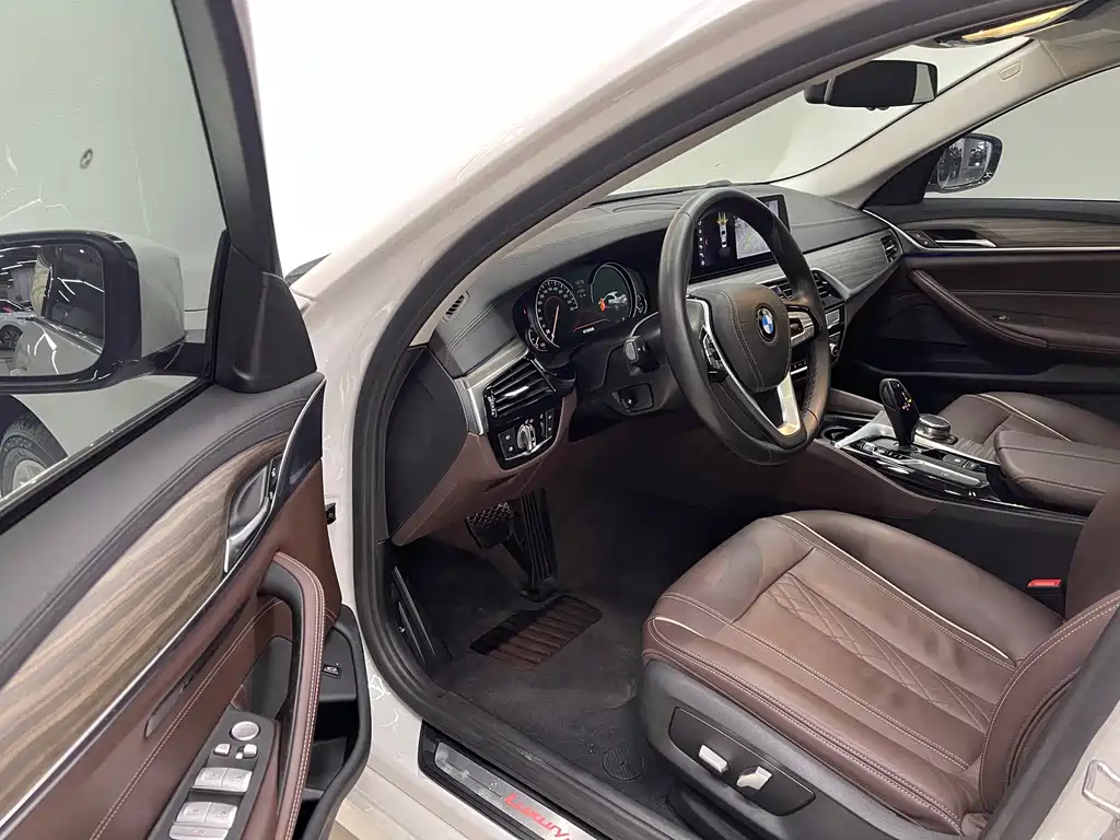 BMW 5 Series 2018 facelift 530Li leading model luxury package купить на сайте DeffCars