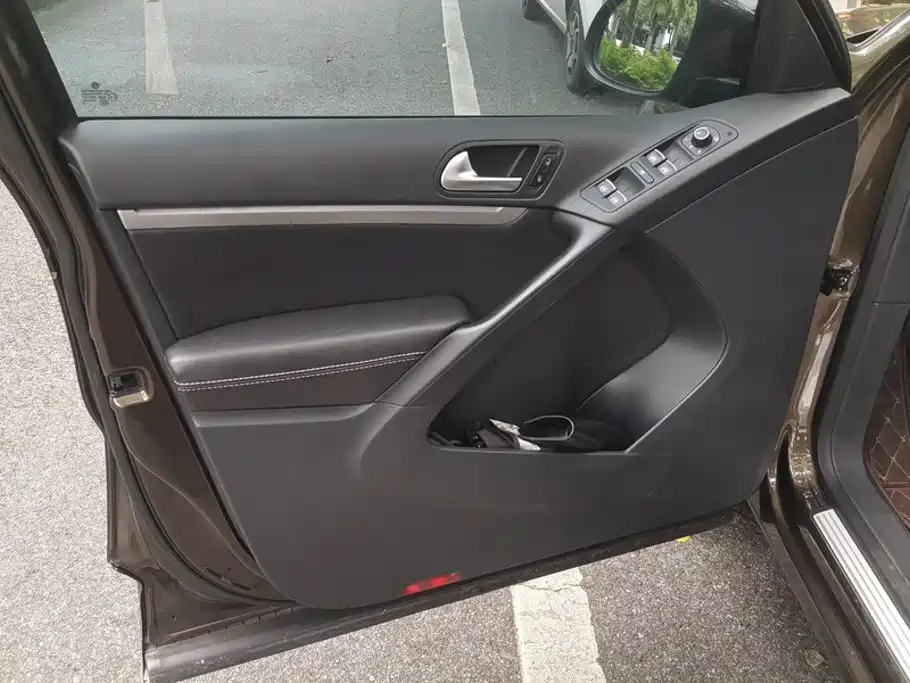 Tiguan 2016 300TSI automatic two-wheel drive comfort version купить на сайте DeffCars