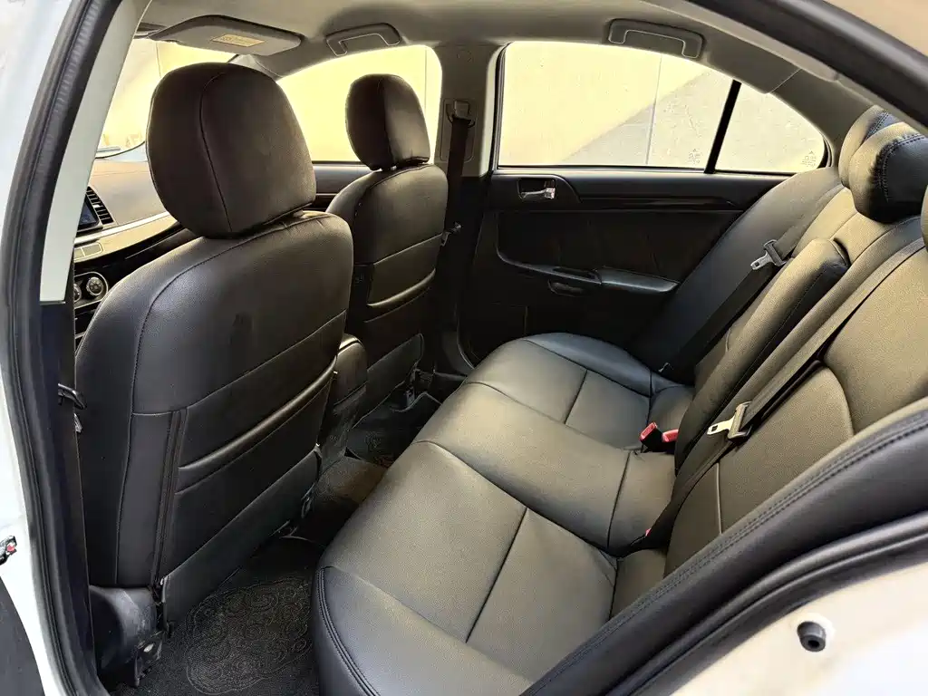 Wingshen 2016 1.8L CVT black and white replica купить на сайте DeffCars