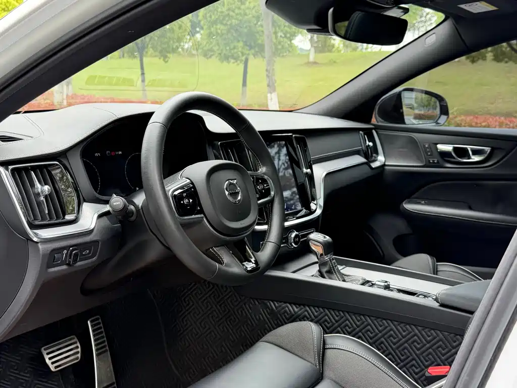 Volvo S60 2020 T5 Zhiya Sports Edition купить на сайте DeffCars