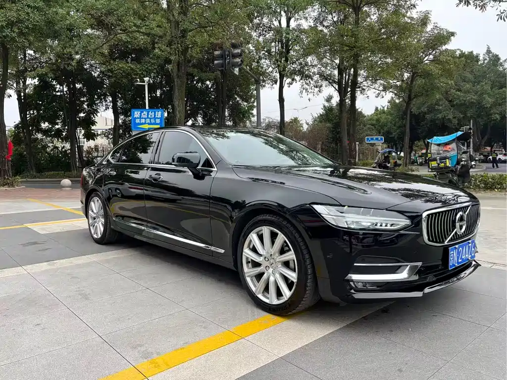 Volvo S90 2018 T5 Zhiya Edition купить на сайте DeffCars