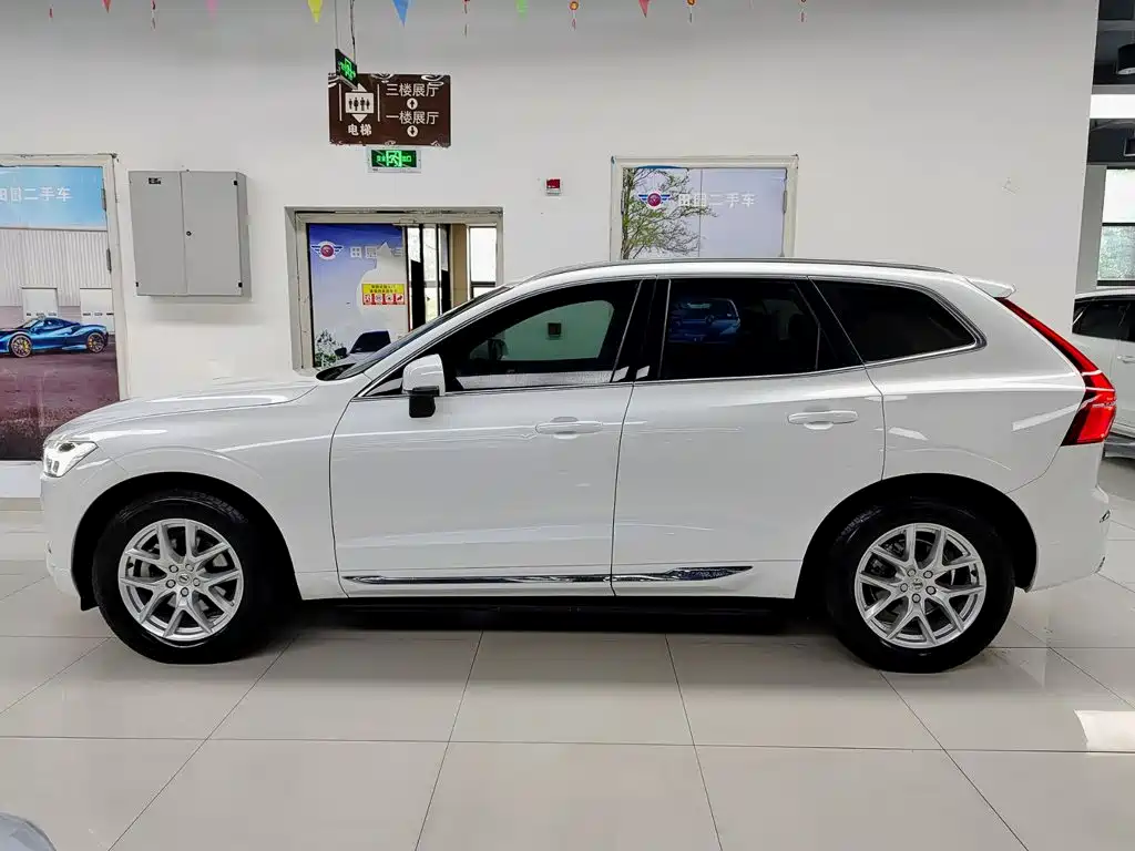 Volvo XC60 2021 T5 four-wheel drive Zhiyi Luxury Edition купить на сайте DeffCars