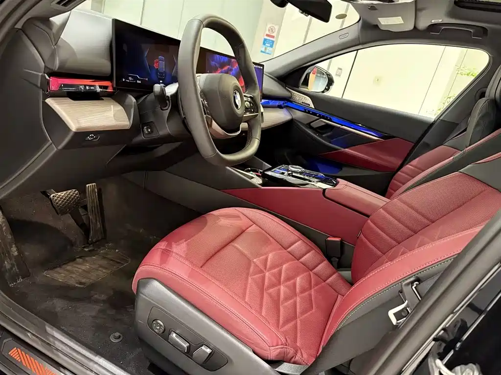 BMW 5 Series 2024 530Li Exclusive Luxury Package купить на сайте DeffCars
