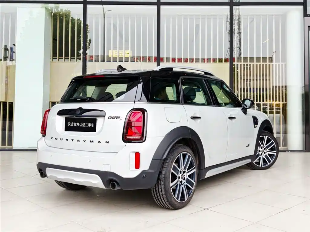 Countryman 2023 2.0T Cooper S ALL4 connoisseur купить на сайте DeffCars