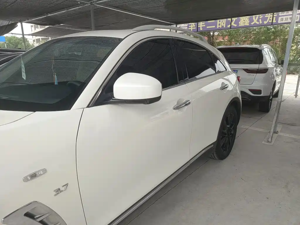 Infiniti QX70 2015 3.7L Ultimate Edition купить на сайте DeffCars