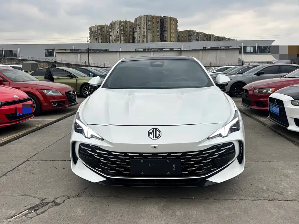 MG7 2023 2.0T Automatic Beauty Hunting Luxury Edition купить на сайте DeffCars