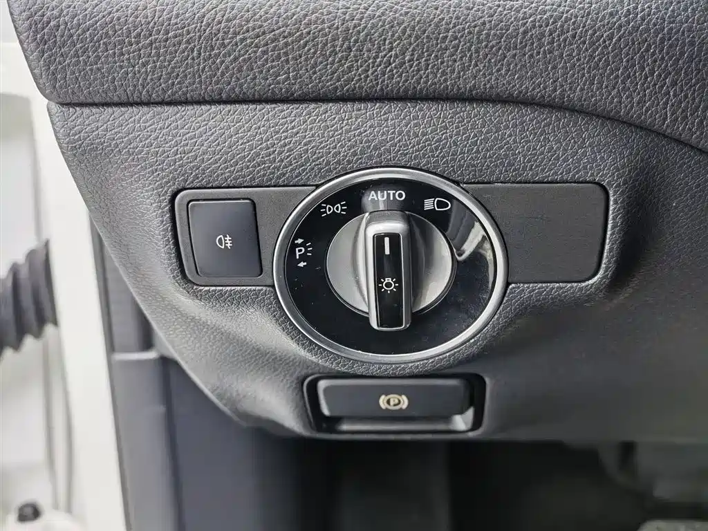 Mercedes-Benz GLA 2018 GLA 200 Fashion Model купить на сайте DeffCars