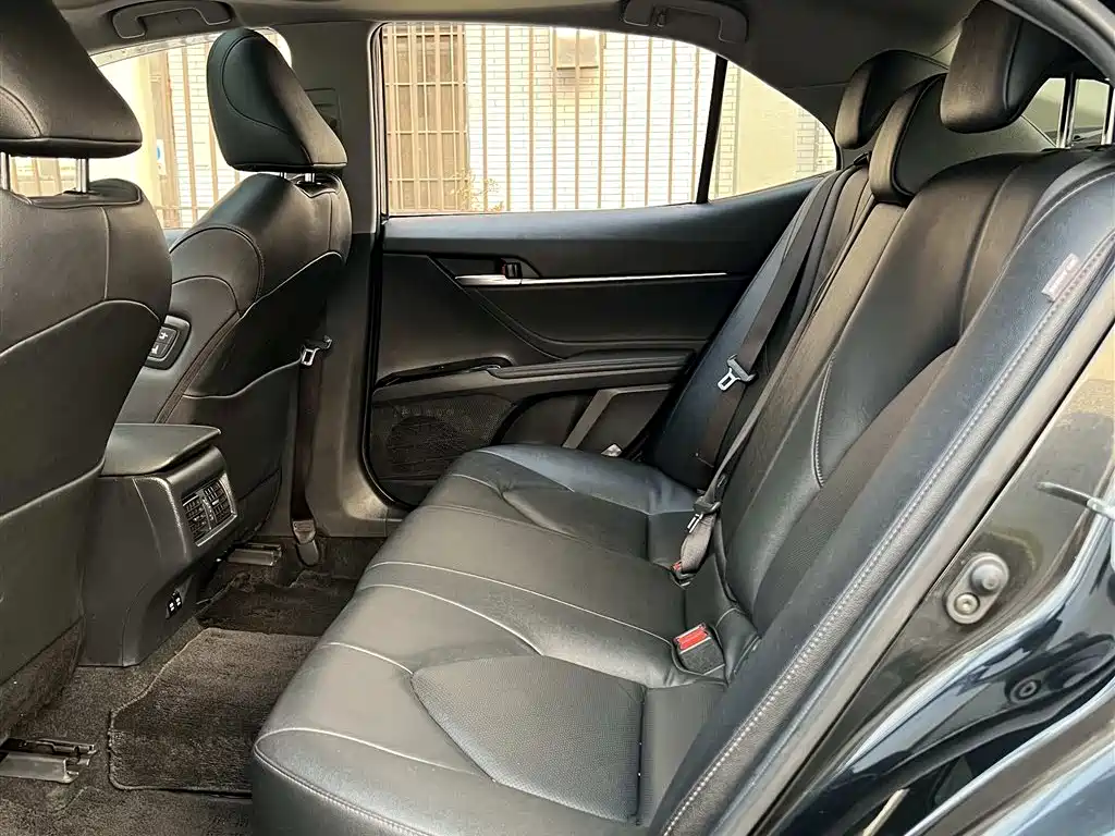 Camry 2021 2.0G Deluxe Edition купить на сайте DeffCars