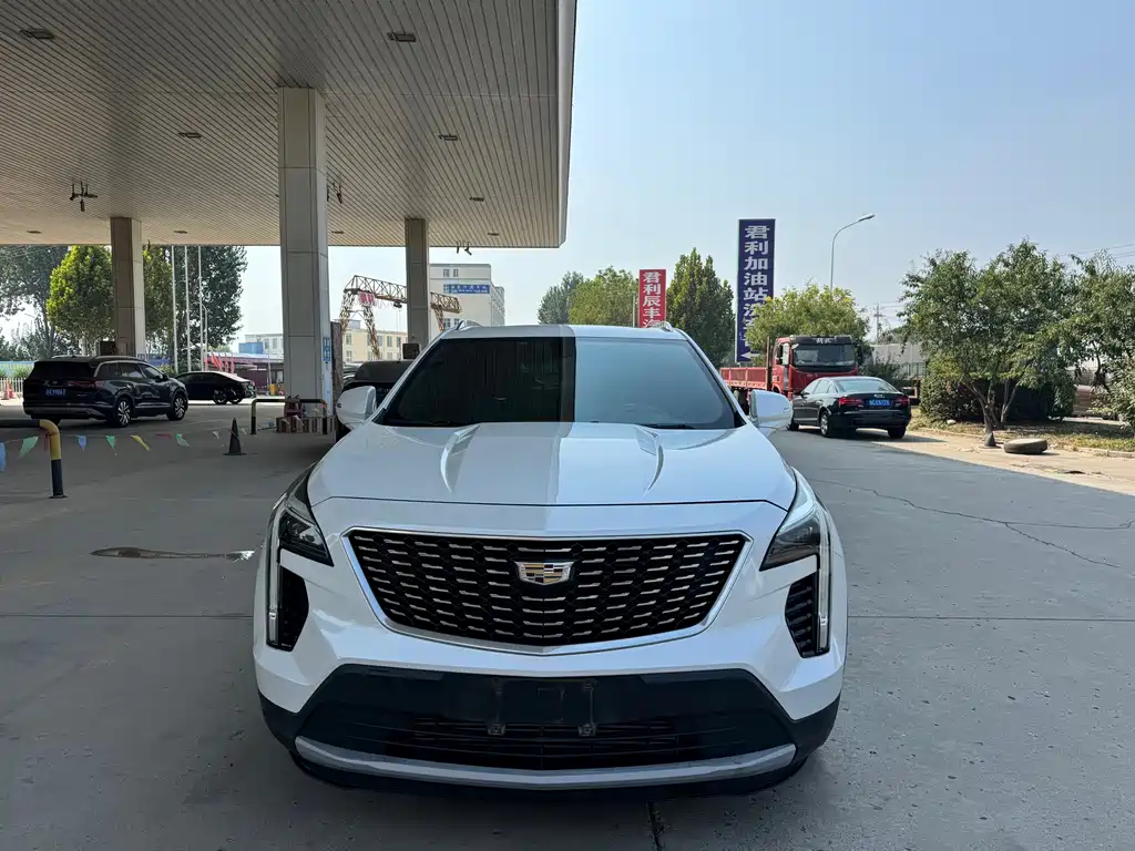 Cadillac XT4 2018 28T two-wheel drive luxury model купить на сайте DeffCars