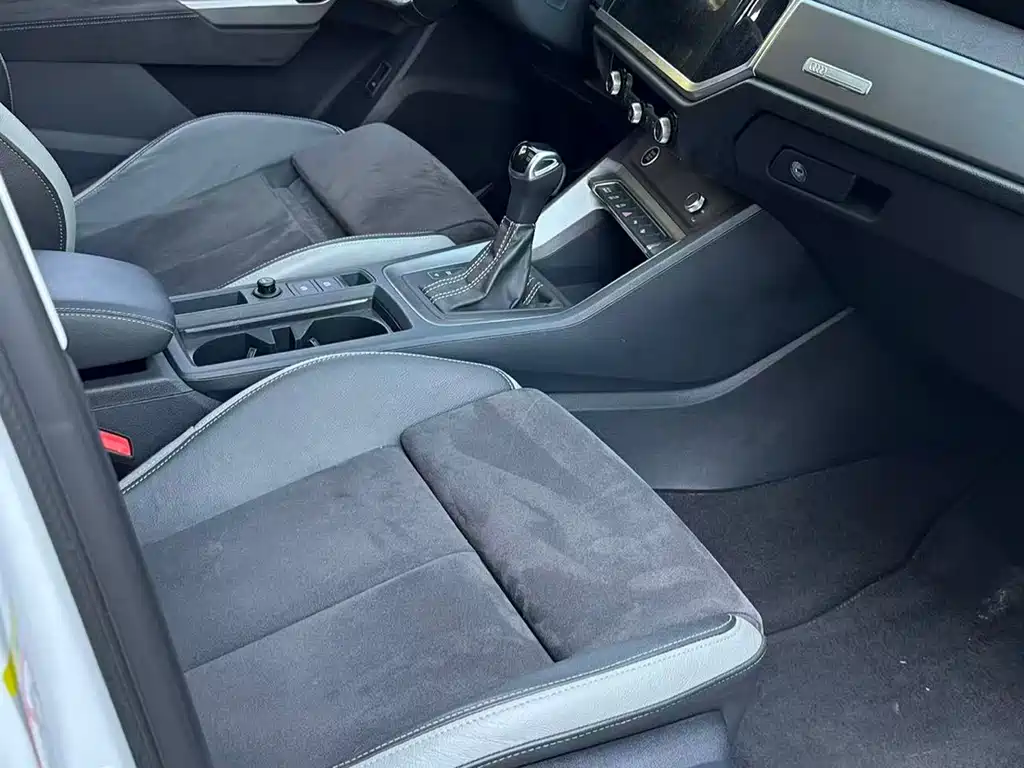 Audi Q3 2022 40 TFSI Fashionable and Dynamic купить на сайте DeffCars