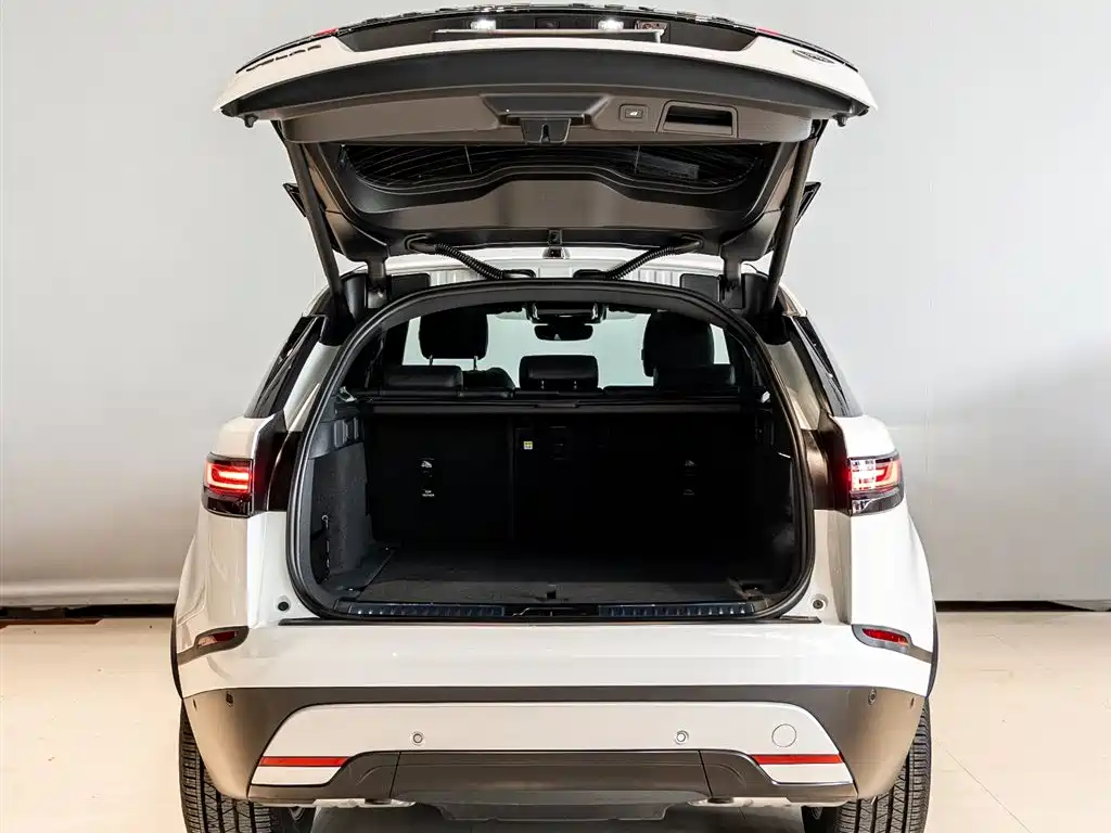 Range Rover Velar 2025 S купить на сайте DeffCars