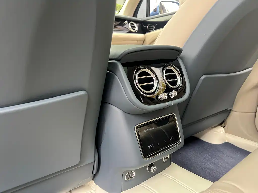 Bentayga 2022 4.0T V8 купить на сайте DeffCars