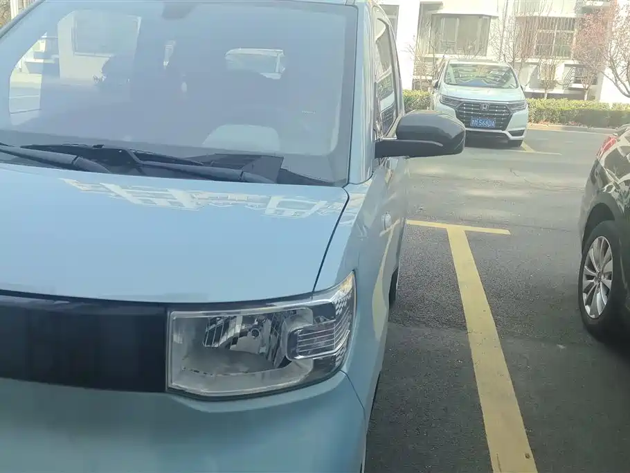 Hongguang MINIEV 2022 Relaxed Lithium Iron Phosphate купить на сайте DeffCars