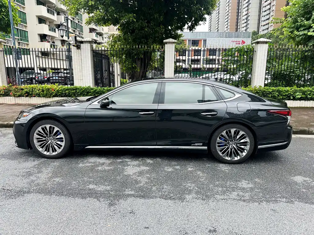 Lexus LS 2018 500h Executive Edition National V купить на сайте DeffCars