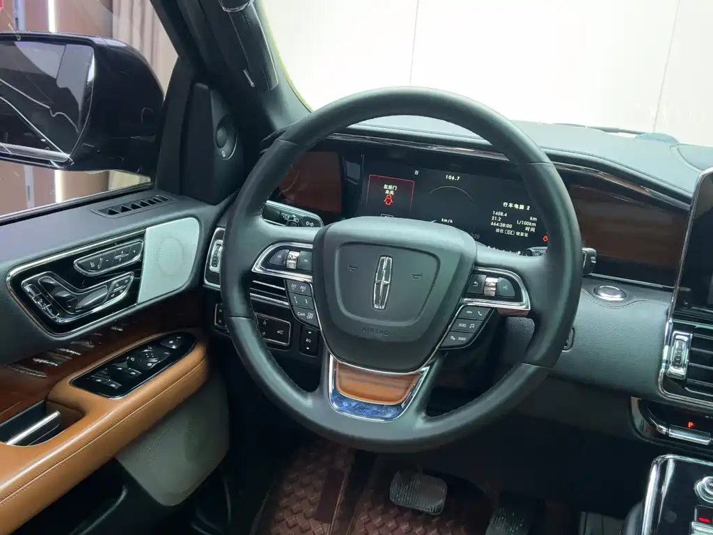 Navigator 2018 3.5T Honor Edition National V купить на сайте DeffCars