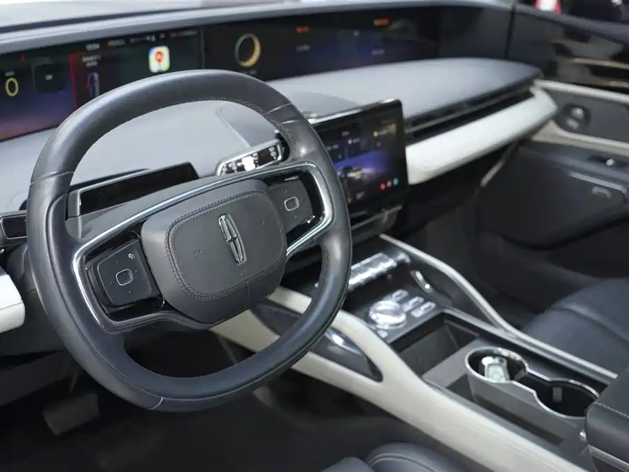 Voyager 2023 2.0T four-wheel drive Zunrui version купить на сайте DeffCars