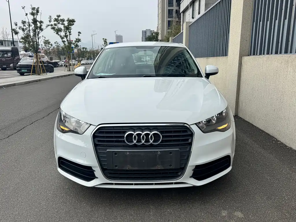 Audi A1 2014 30 TFSI Sportback Fashionable купить на сайте DeffCars