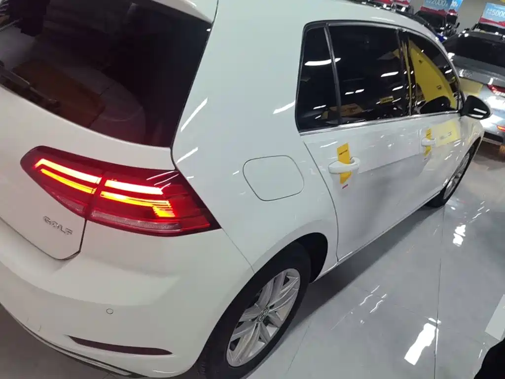 Golf 2019 1.6L automatic comfort model National V купить на сайте DeffCars