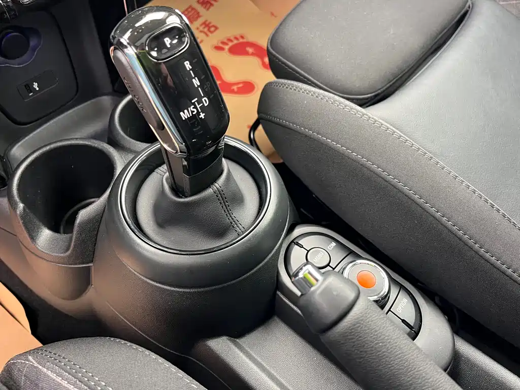 MINI 2018 1.5T COOPER Classic Five-Door Edition купить на сайте DeffCars