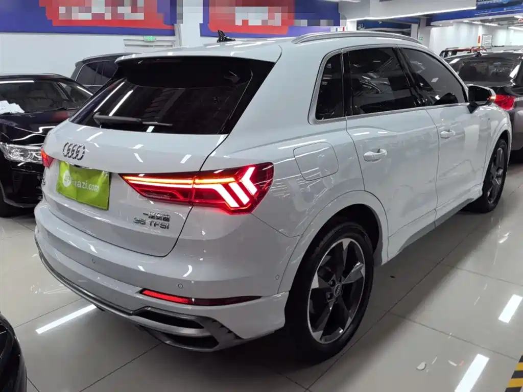 Audi Q3 2023 35 TFSI Fashionable and Dynamic (1.5T) купить на сайте DeffCars