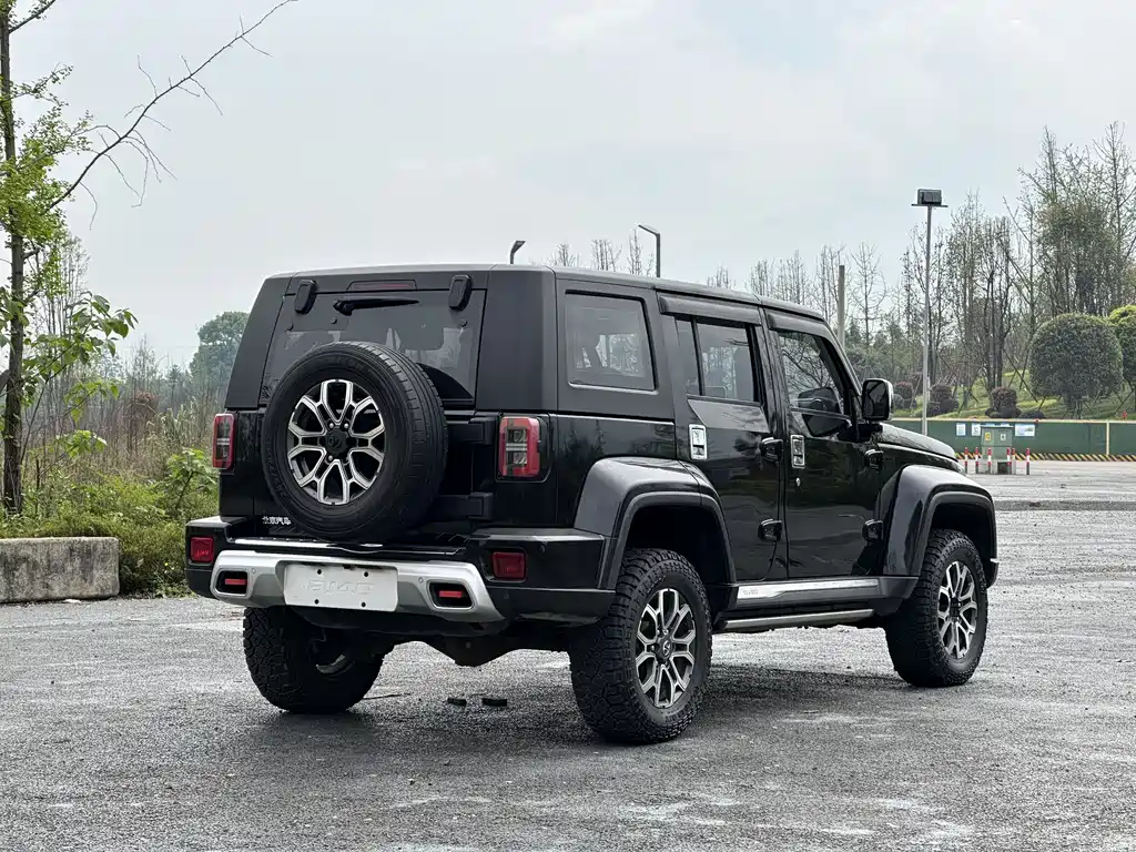 Beijing Off-Road BJ40 2019 PLUS 2.3T Automatic Four-wheel Drive Exclusive Edition National VI купить на сайте DeffCars