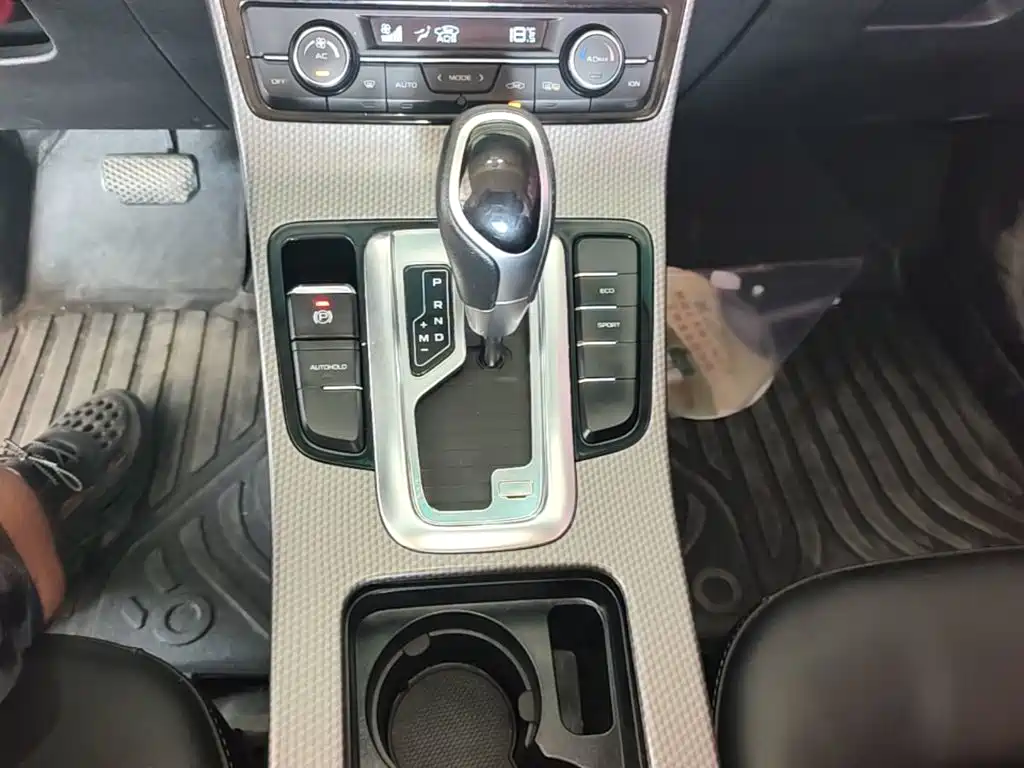 Emgrand GS 2016 Elegant Edition 1.3T Automatic Style купить на сайте DeffCars