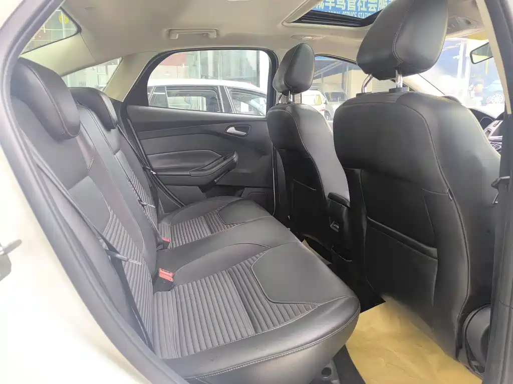 Focus 2018 sedan classic 1.6L automatic stylish smart mobility version купить на сайте DeffCars