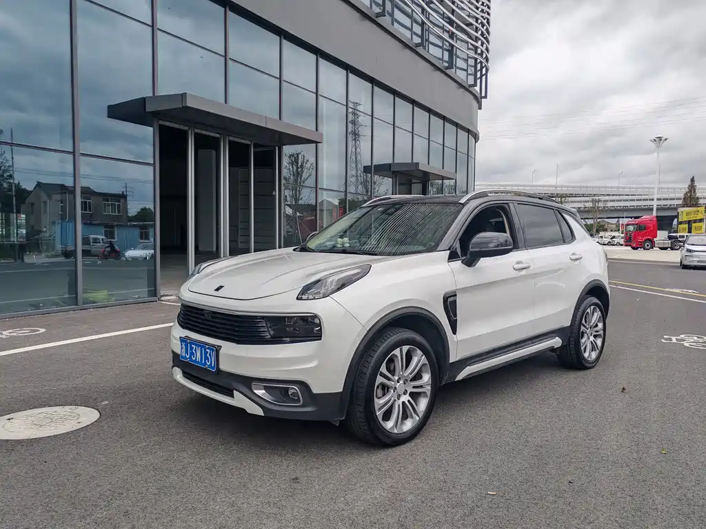 Lynk & Co 01 2019 2.0T two-wheel drive Pro version National VI купить на сайте DeffCars