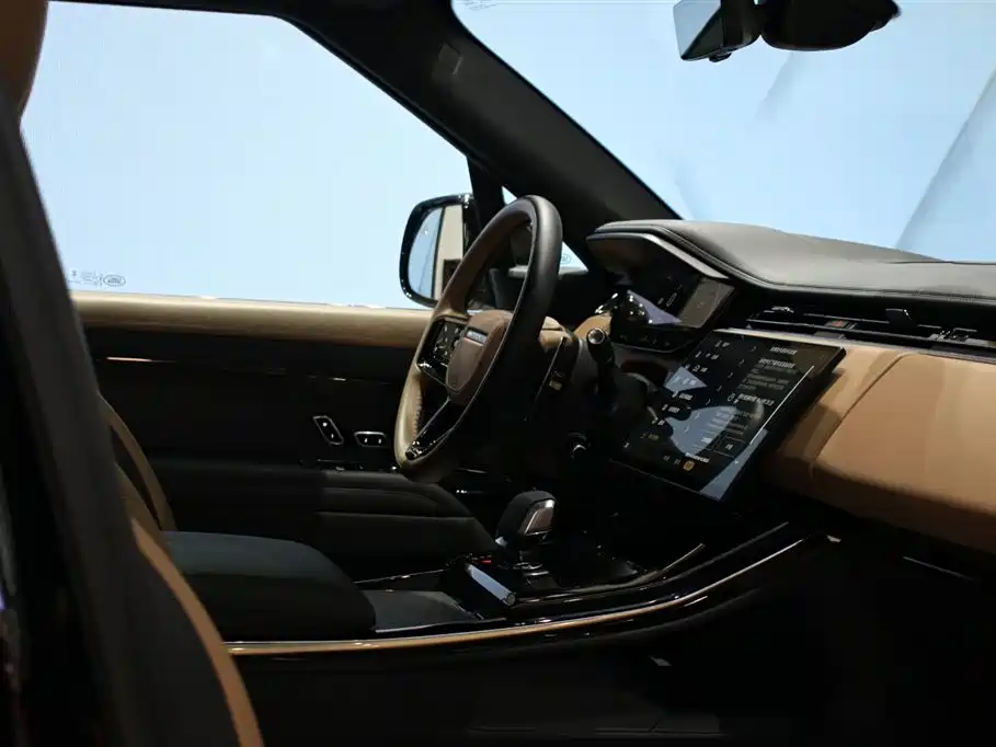 Range Rover Sport 2024 400PS Model Edition купить на сайте DeffCars