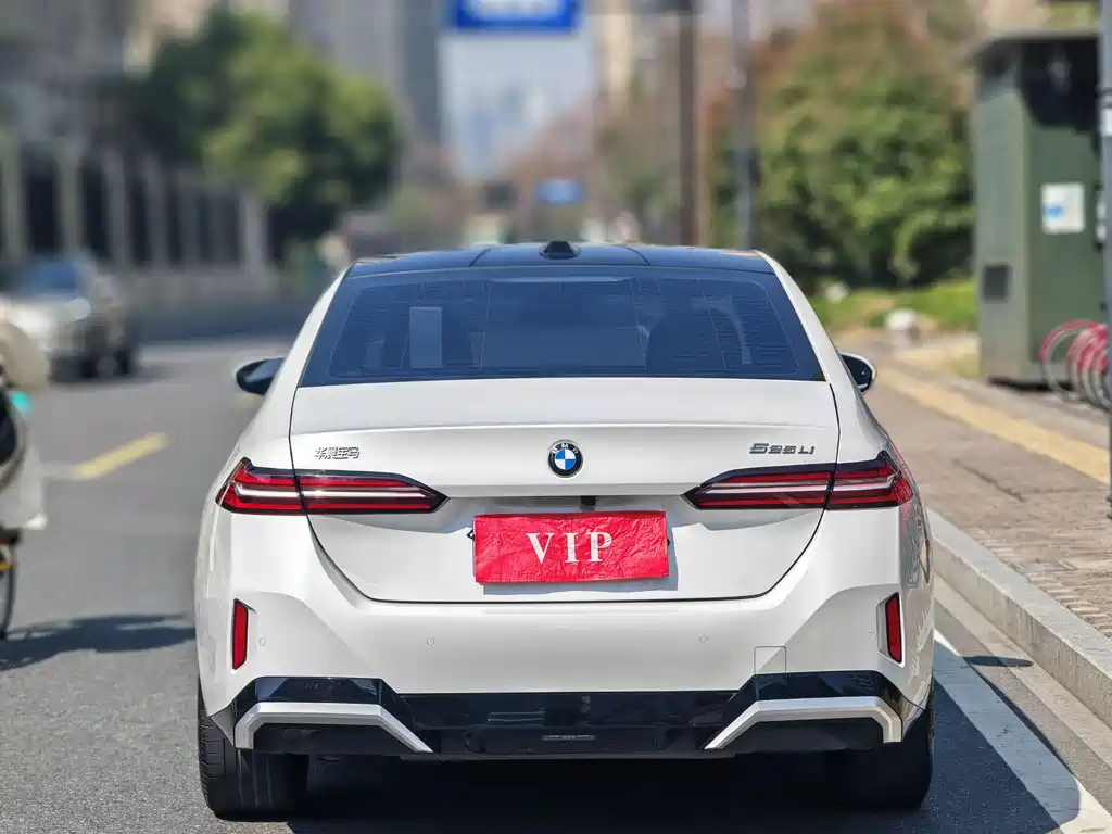 BMW 5 Series 2024 525Li M Sports Package купить на сайте DeffCars