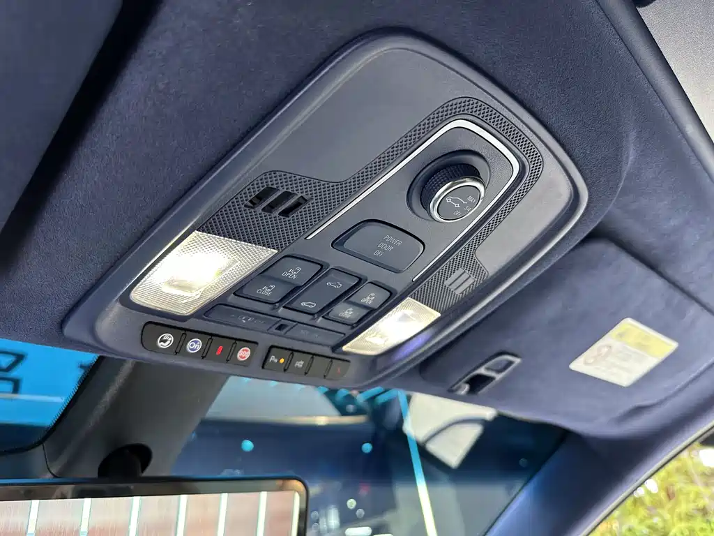 Buick GL8 2020 Avenir Four-seater Premium Edition купить на сайте DeffCars