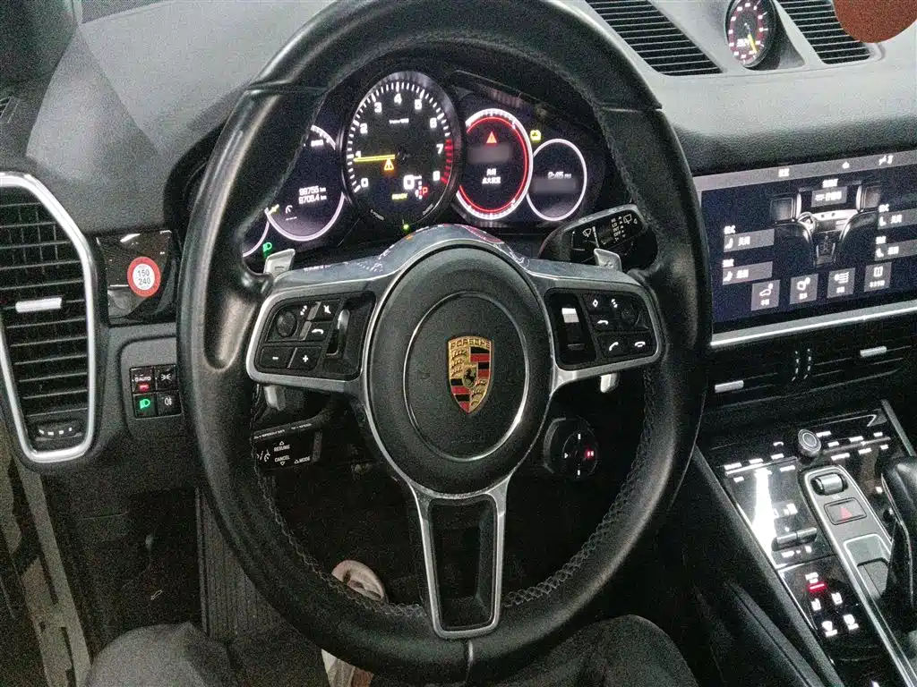 Cayenne New Energy 2021 Cayenne E-Hybrid 2.0T купить на сайте DeffCars