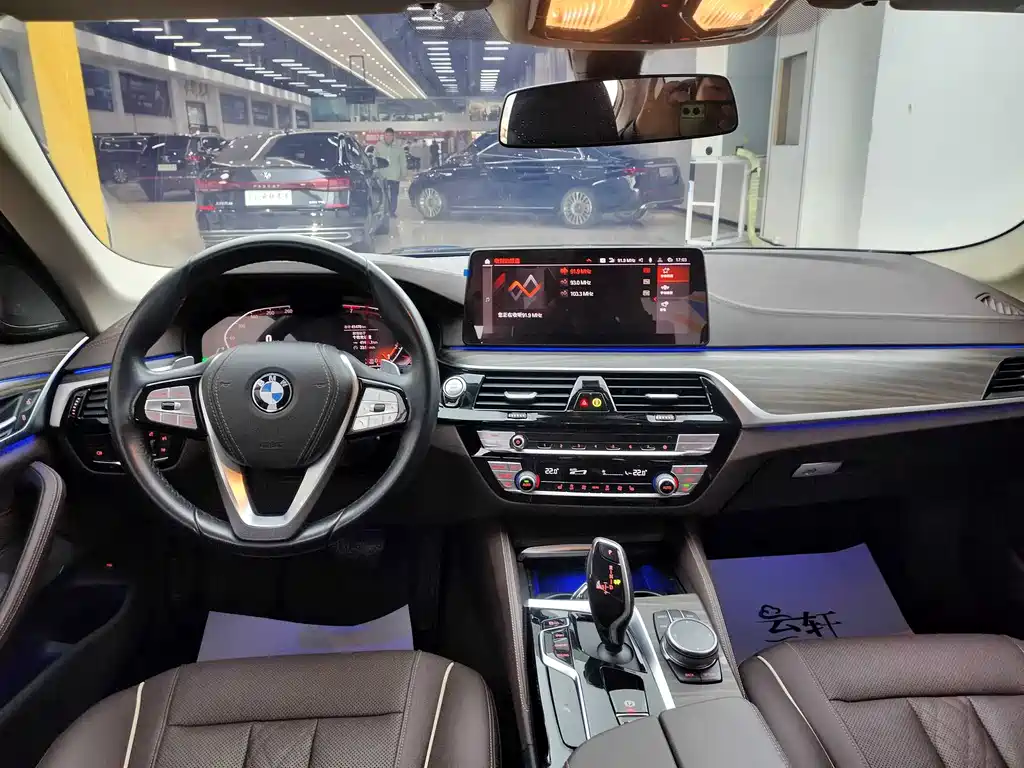 BMW 5 Series 2022 facelift 2 530Li leading model luxury package купить на сайте DeffCars