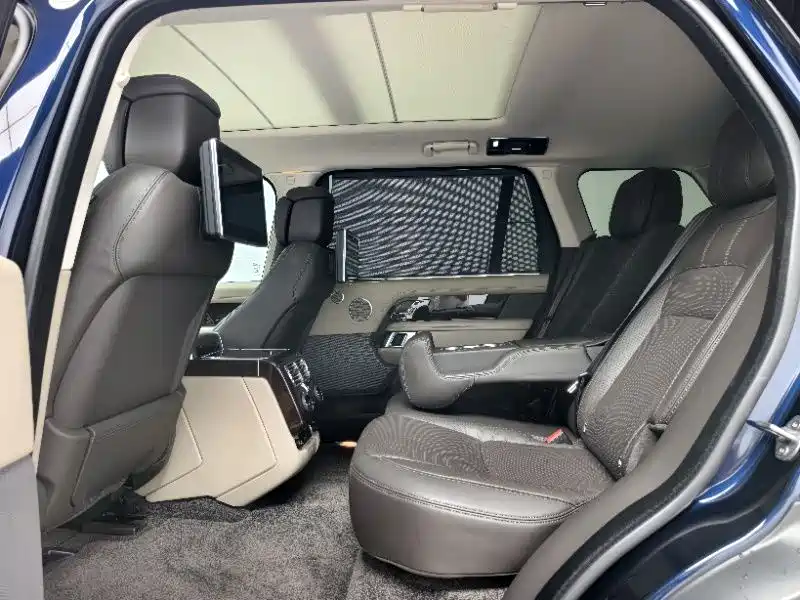 Range Rover 2022 3.0 L6 400PS Legendary Extended Classic Edition купить на сайте DeffCars