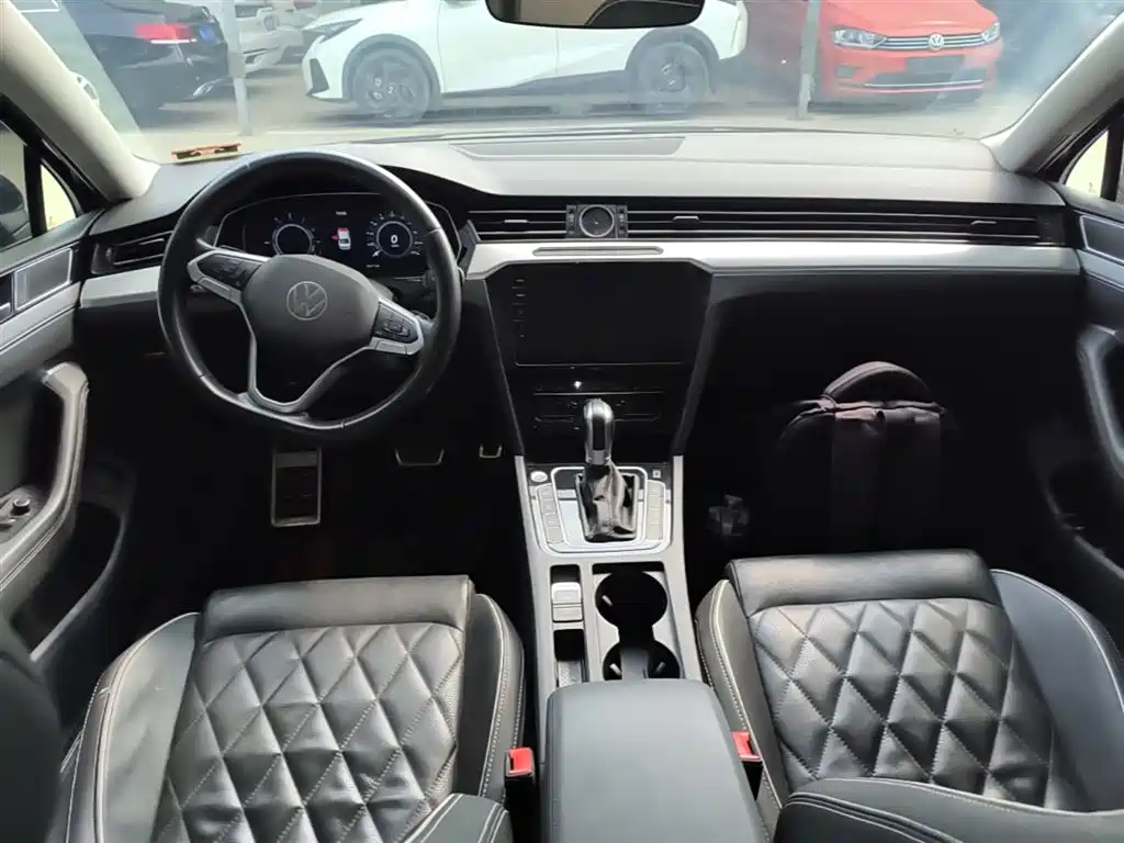 Magotan GTE plug-in hybrid 2022 GTE luxury model купить на сайте DeffCars