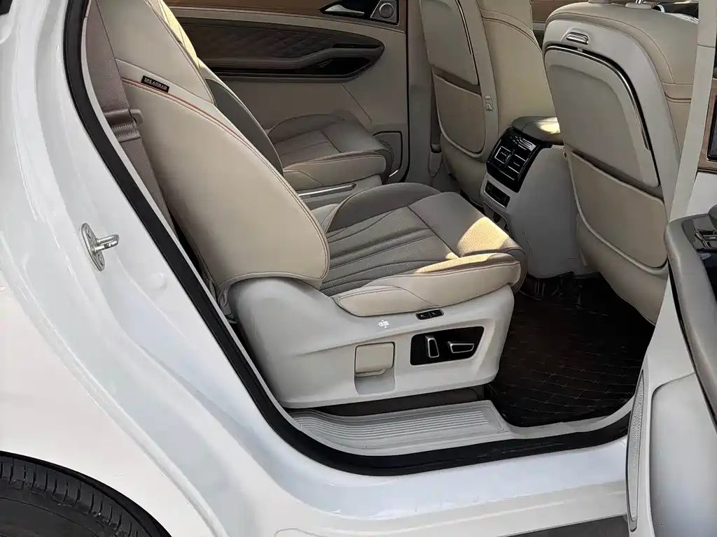 Fengxing Yacht 2022 1.5T DCT Wave Chasing Edition купить на сайте DeffCars