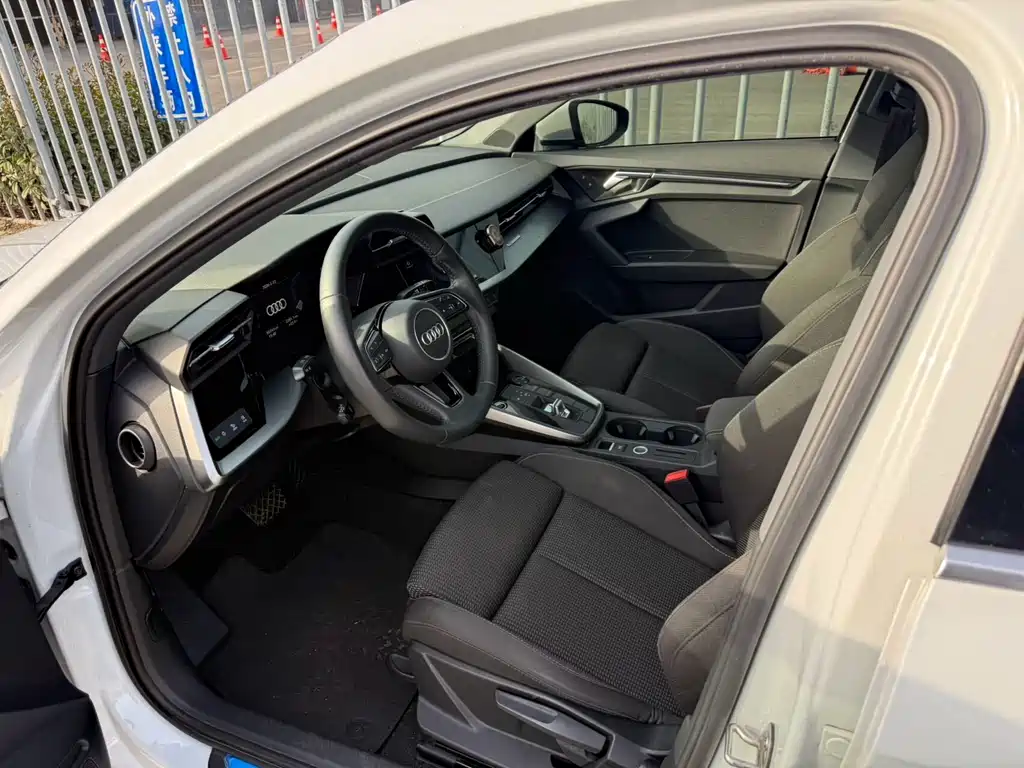 Audi A3 2022 Sportback 35 TFSI Enterprising and Elegant Model купить на сайте DeffCars