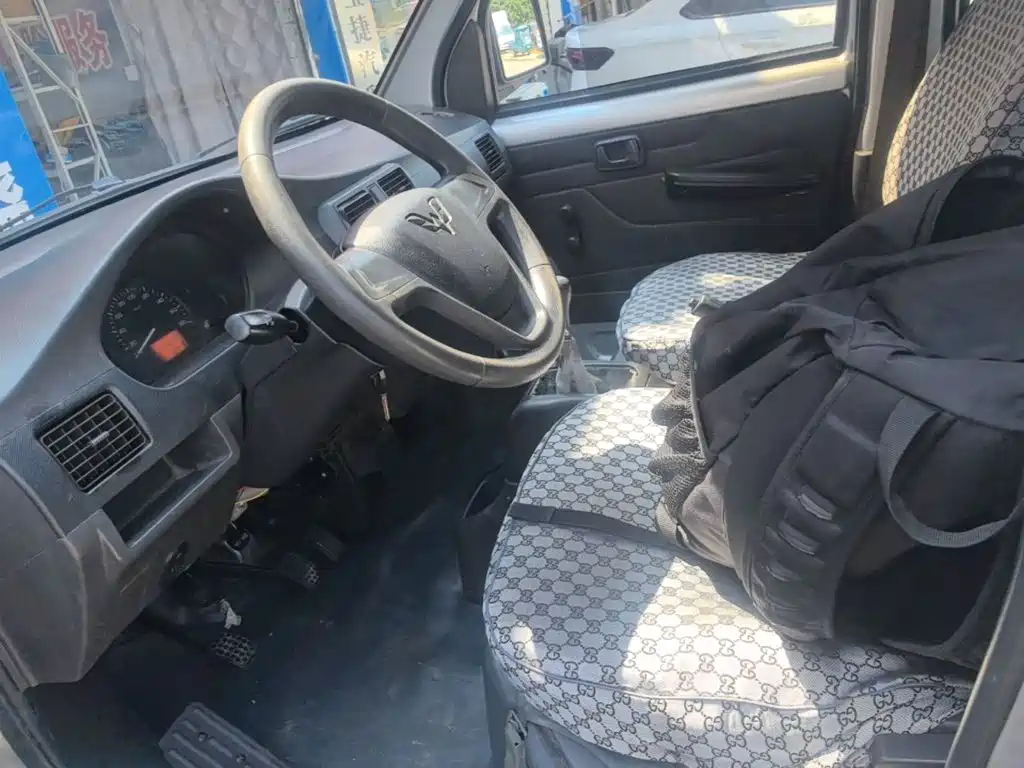 Wuling Rongguang small truck 2020 model 1.5L basic model National VI double row L3C купить на сайте DeffCars
