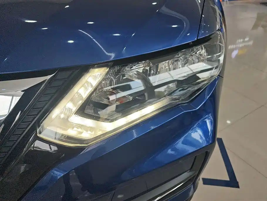 X-Trail 2017 2.0L CVT Comfort Edition 2WD купить на сайте DeffCars