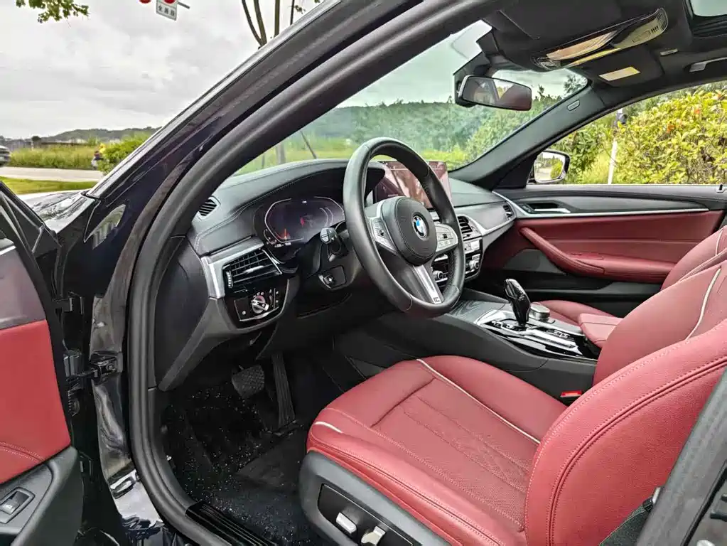 BMW 5 Series 2023 facelift 530Li leading M sports package купить на сайте DeffCars