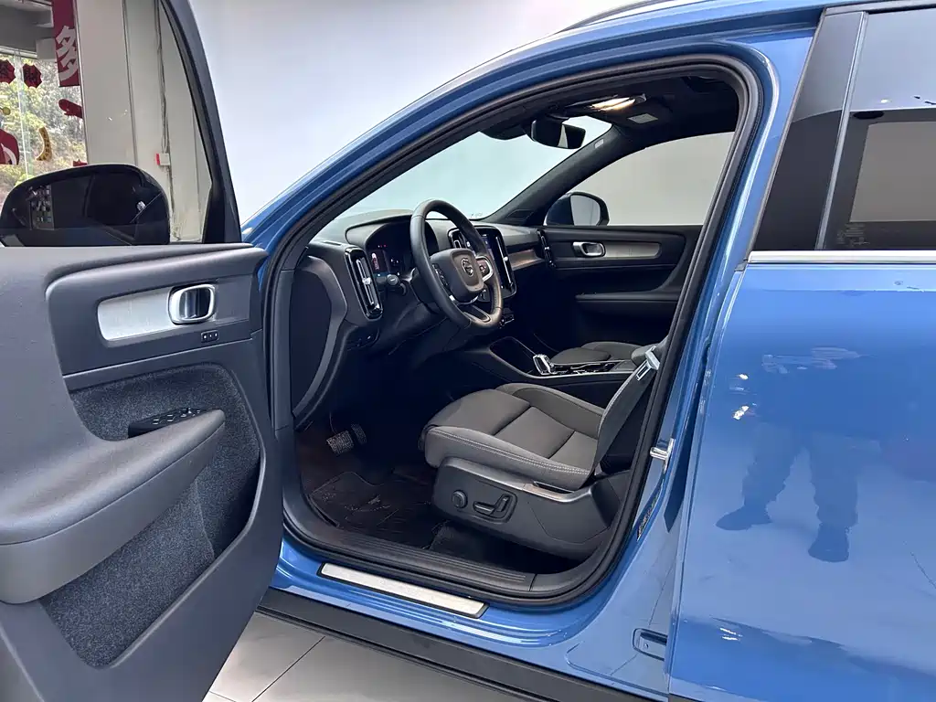 Volvo XC40 2024 B3 Zhiyuan Luxury Edition купить на сайте DeffCars