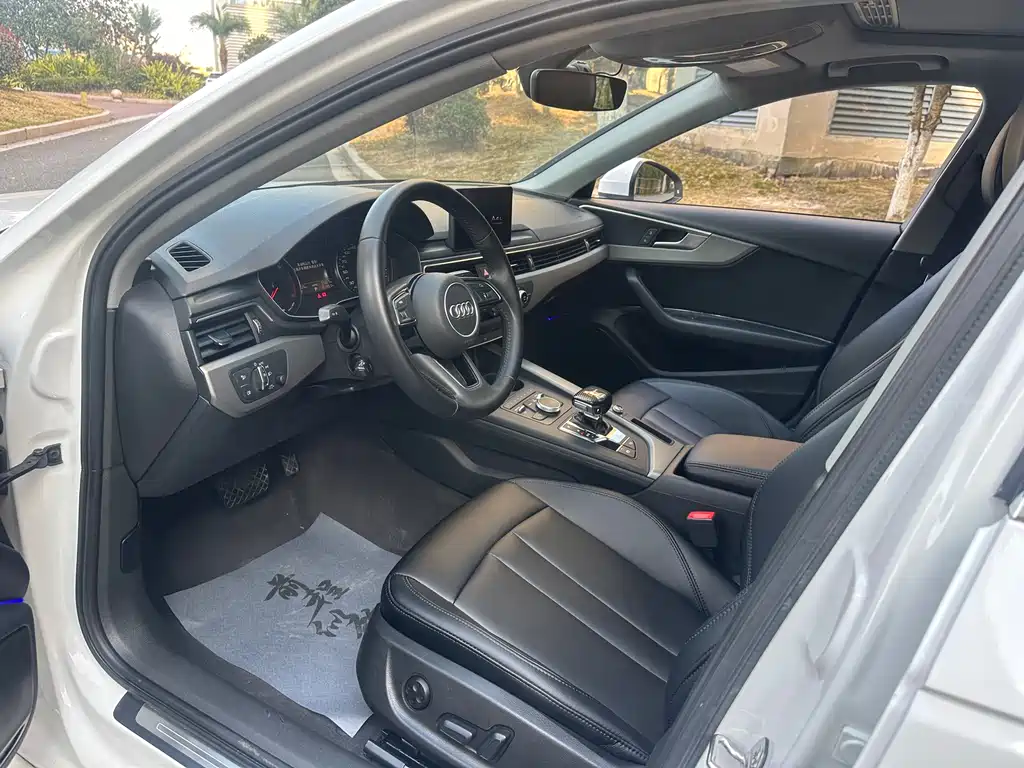 Audi A4L 2018 30th Anniversary Model 40 TFSI Enterprising купить на сайте DeffCars