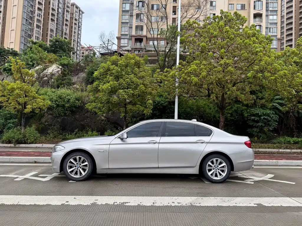 BMW 5 Series 2013 525Li Leading купить на сайте DeffCars