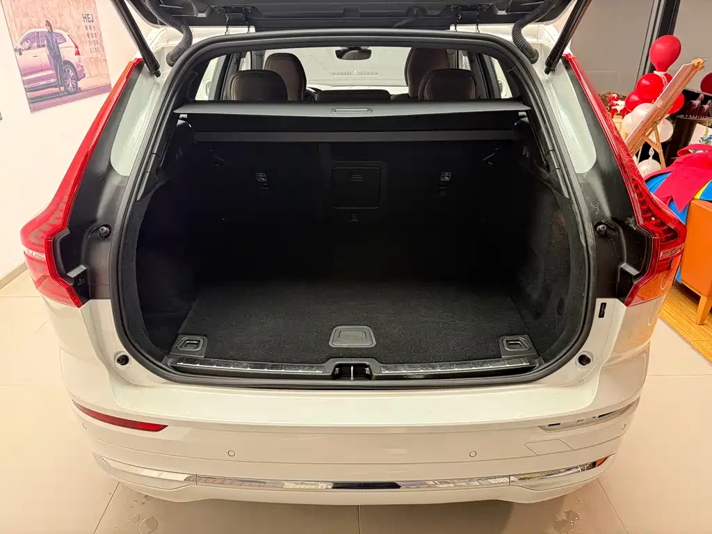 Volvo XC60 2024 B5 four-wheel drive Zhiyuan Deluxe Edition купить на сайте DeffCars