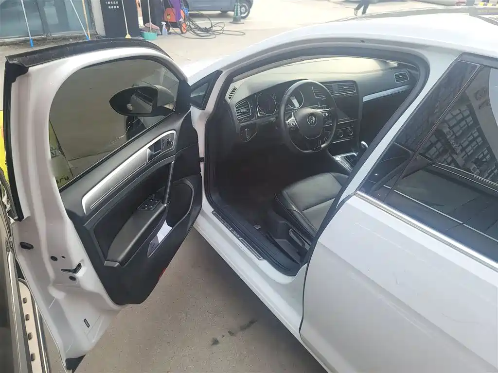 Golf 2020 Beloved Edition 200TSI DSG Comfortable and Enterprising Edition купить на сайте DeffCars