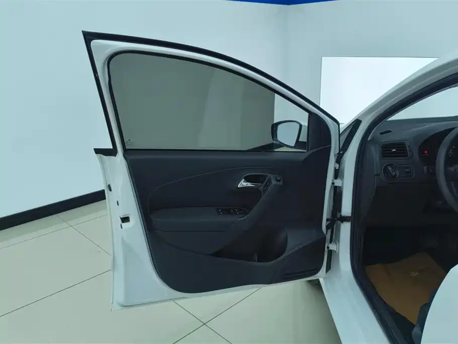 Polo 2018 1.5L automatic safe driving model купить на сайте DeffCars